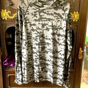 NWOT Burn Boot Camp camo hoodie - size medium
